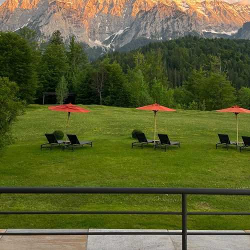 golden hour is our favorite hour ✨

imagine this backdrop while you are enjoying a cocktail, reminiscing on your relaxing day with your fav travel buddy. life doesn’t get much better than this. 🫶

@schlosselmau offers a killer backdrop, high class service, delicious cuisine, and the most relaxing spa 

allow pytco to curate the ✨perfect✨ destination backdrop for you, with added benefits, obvi 😉

#pytco